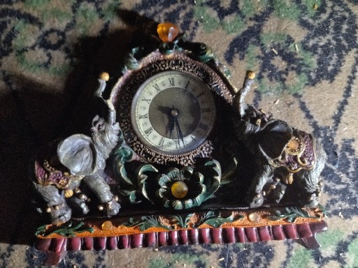 Zdjęcie oferty: Stary zegar ze słoniami.