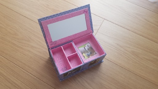Zdjęcie oferty: Szkatułka pudełko na biżuterię i skarby 