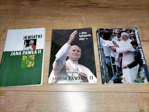 Zdjęcie oferty: 3 książki Jan Paweł II, papież