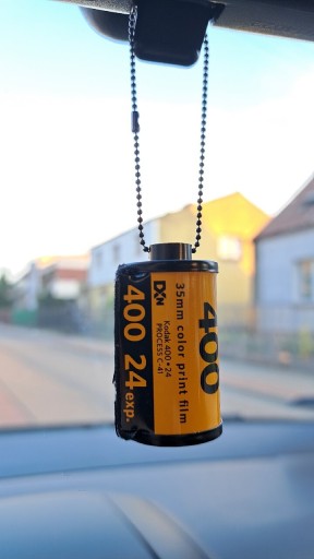 Zdjęcie oferty: Zawieszka na lusterko brelok kodak 400 auto film 