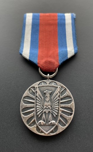 Zdjęcie oferty: Srebrny medal Za zasługi w ochron porządk publ PRL