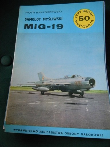 Zdjęcie oferty: TBiU nr 50 Samolot myśliwski MiG 19