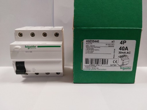 Zdjęcie oferty: Schneider Wyłącznik różnicowoprądowy 4P 40A 30 mA -AC