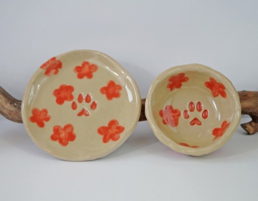 Zdjęcie oferty: Miska i talerzyk dla kota ceramika czerwone kwiaty