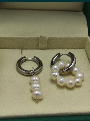 Zdjęcie oferty: Kolczyki posrebrzane z perłami naturalnymi 