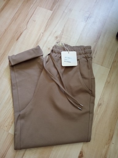 Zdjęcie oferty: Spodnie damskie z wiskozy firmy Wiya  koloniale