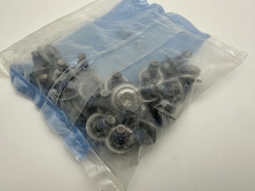 Zdjęcie oferty: 20x Śruba osłony silnika torx oryg VW WHT000297A