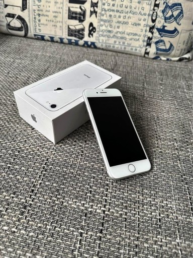 Zdjęcie oferty: Iphone 8 Silver 64GB Stan idealny 1000 zł