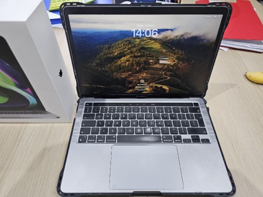 Zdjęcie oferty: Mac book pro13 cali 8gb ram 256 gb M2 