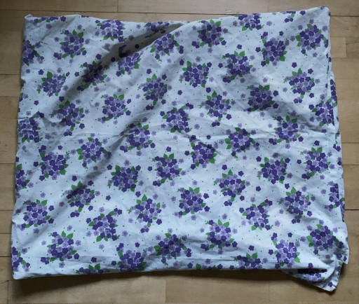 Zdjęcie oferty: Poszewka na poduszkę w fioletowo-liliowe kwiaty, v