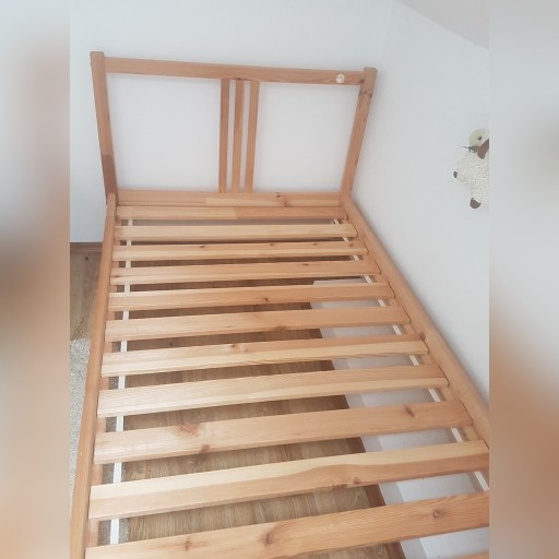 Zdjęcie oferty: Drewniane łóżko Ikea z materacem 