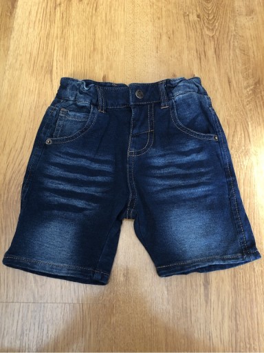 Zdjęcie oferty: Spodenki jeansowe Reserved rozmiar 80