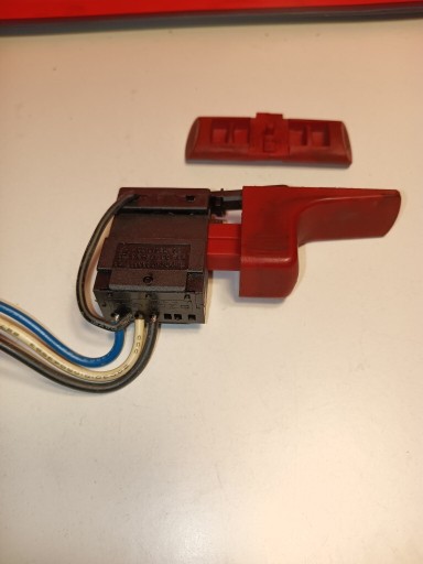 Zdjęcie oferty: Włącznik wiert./wkrętarki z regulatorem obr typ.JV02L-3B 5E4 9,6-24V DC 12A