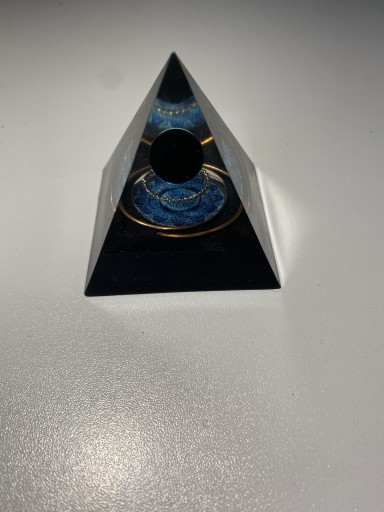 Zdjęcie oferty: Piramida ozdobna z orgonitu