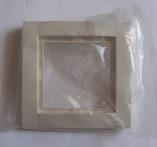 Zdjęcie oferty: Ramka pojedyncza kremowa Hager-Polo FIORENA - nowa