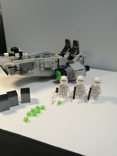 Zdjęcie oferty: LEGO 75100 star wars first order snowspeeder