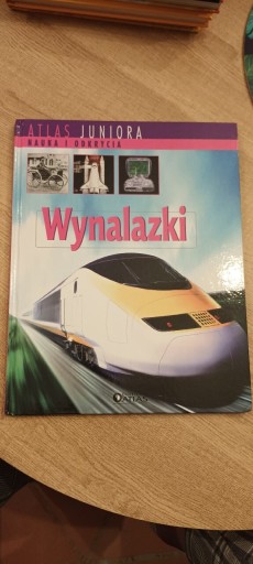 Zdjęcie oferty: Książka Atlas Juniora Nauka i Odkrycia Wynalazki