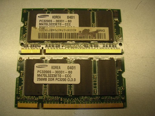 Zdjęcie oferty: Pamiec 512Mb 2x256Mb DDR PC3200 do laptopa 