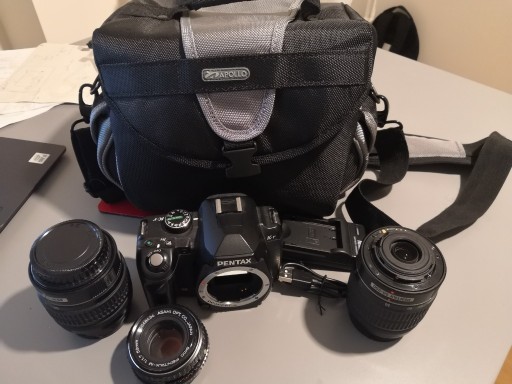 Zdjęcie oferty: Pentax K-r + 3 obiektywy 50 18-55 50-200