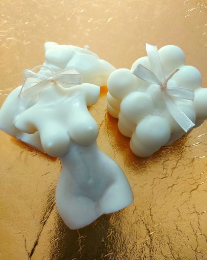 Zdjęcie oferty: Świeca sojowa wolnostojąca kobieta 