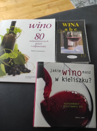 Zdjęcie oferty: 3 książki o winach. Hachette, Muza i Chris Losh.