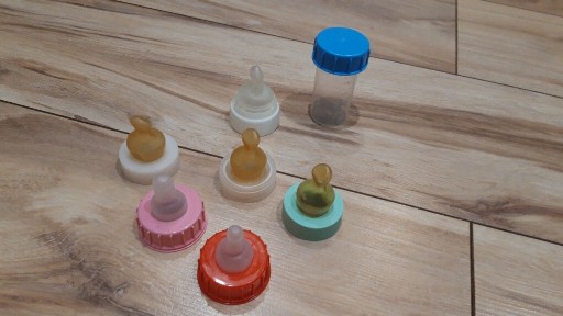 Zdjęcie oferty: Smoczki różne rodzaje do nauki jedzenia z butelki