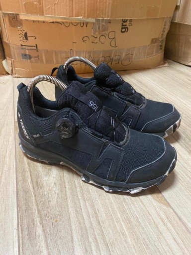 Zdjęcie oferty: Damskie czarne buty trekingowe Adidas Terrex 155
