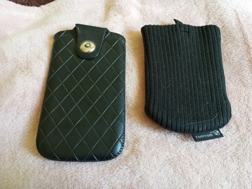 Zdjęcie oferty: Dwa pokrowce etui  skóra i materiał do telefonów