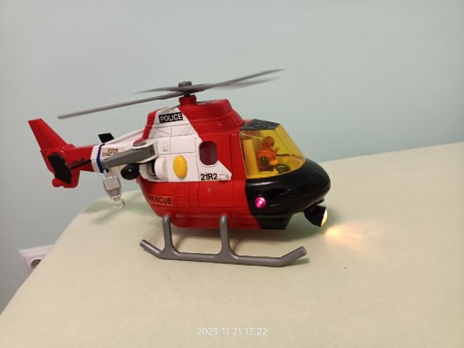Zdjęcie oferty: Zabawka helikopter policyjny 