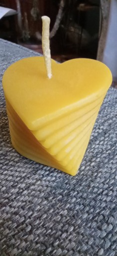 Zdjęcie oferty: Świeczka w 100% z naturalnego wosku pszczelego