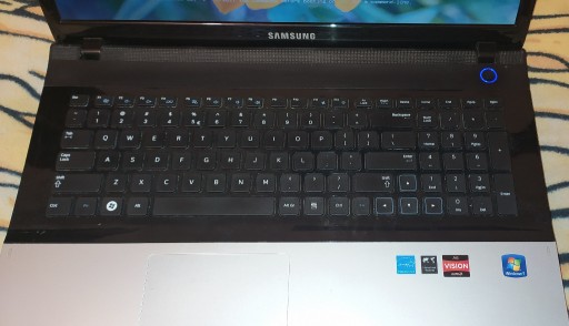 Zdjęcie oferty: Laptop Samsung NP305E7A 17.3" AMD A6 - Kraków