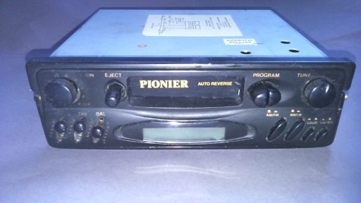 Zdjęcie oferty: Radio samochodowe z magnetofonem PIONIER sprawne