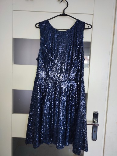 Zdjęcie oferty: Cekinowa sukienka New look r. 14 (42/44)