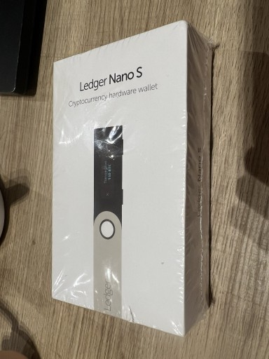 Zdjęcie oferty: LEDGER NANO S Portfel fabrycznie nowy w folii!!!