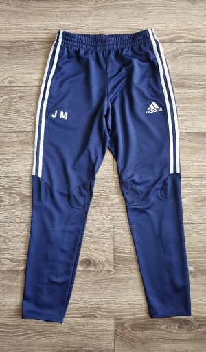 Zdjęcie oferty: SPODNIE DRESOWE ADIDAS ZWĘŻANE NOGAWKI Z ZAMKAMI DRESY CLIMA 365