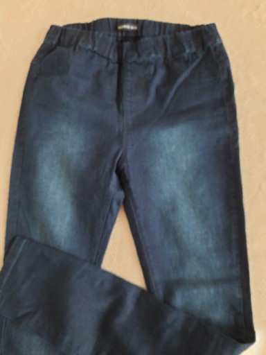 Zdjęcie oferty: Spodnie jeans Reserved dla dziewczynki 152 j.nowe