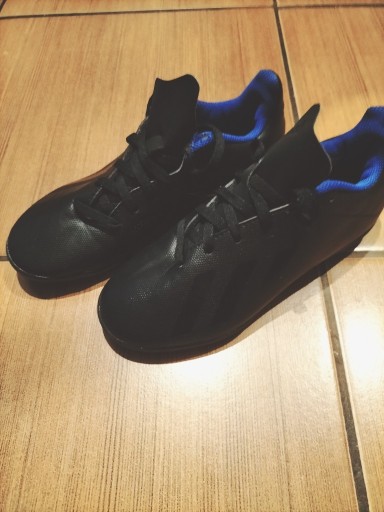 Zdjęcie oferty: Buty piłkarskie Adidas dla chłopca