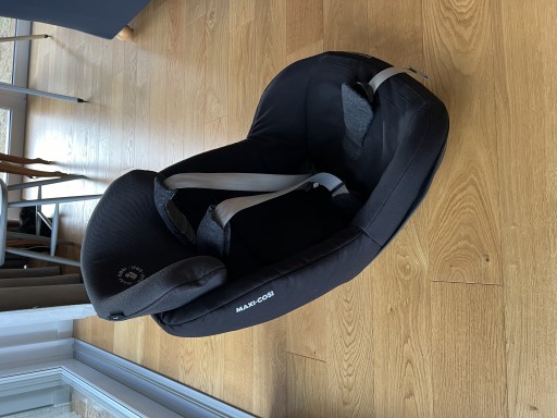 Zdjęcie oferty: Fotel Maxi Cosi Pearl + baza FamilyFix