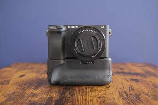 Zdjęcie oferty: Aparat Sony a6400 z obiektywem i akcesoriami