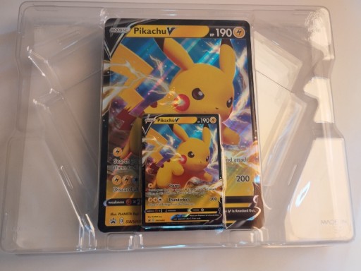 Zdjęcie oferty: Pokemon TCG Pikachu V Box bez boosterów 