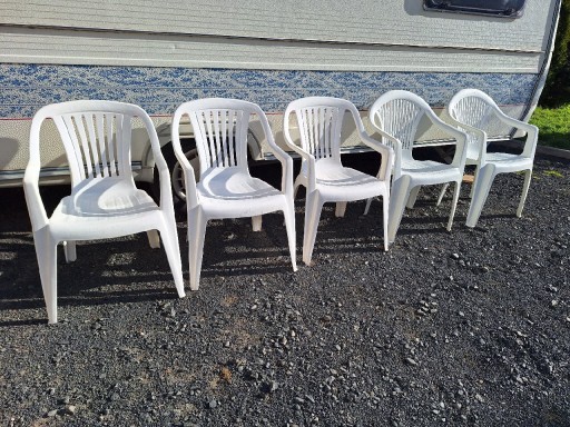 Zdjęcie oferty: Krzesła ogrodowe białe 