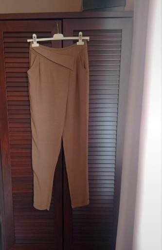 Zdjęcie oferty: New look brązowe spodnie 36 S 