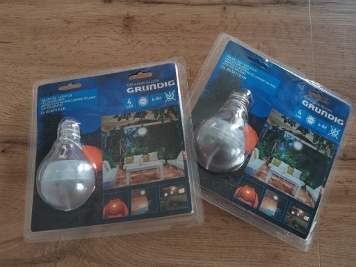 Zdjęcie oferty: Lampki solarne żarówki Grundig 2 szt. 