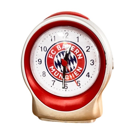 Zdjęcie oferty: Popartowy kwarcowy budzik z logo FC Bayern München