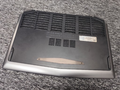 Zdjęcie oferty: Dell alienware 17 R1 klapa P18E zaślepka 