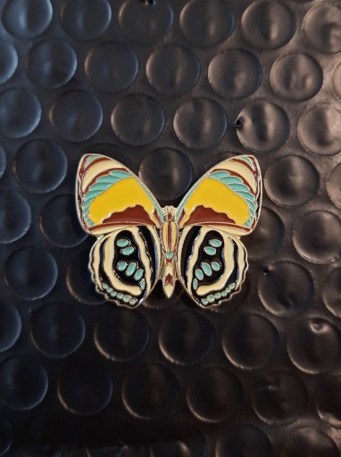 Zdjęcie oferty: Motyl motylek broszka przypinka odznaka pin wpinka