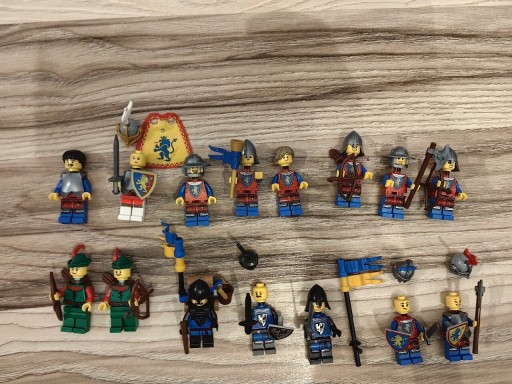 Zdjęcie oferty: Lego 10305 Castle minifigurki rycerze,leśni ludzie