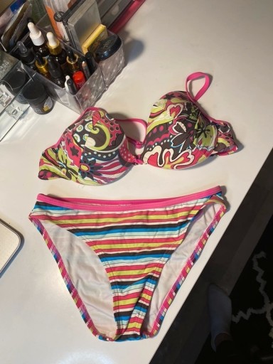 Zdjęcie oferty: Komplet bikini strój kąpielowy biustonosz i majtki