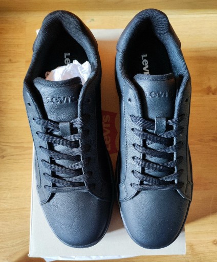 Zdjęcie oferty: Czarne buty Levi's, Rozmiar 42, Nowe