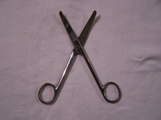 Zdjęcie oferty: Nożyczki chirurgiczne 